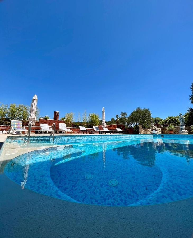 Apartment With Swimming Pool Jelsa  Kültér fotó