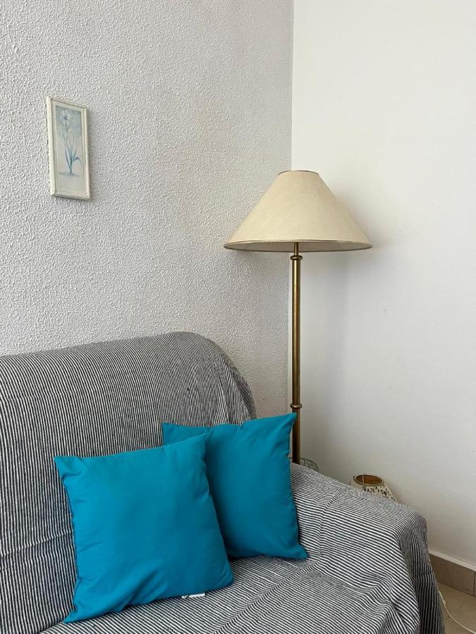 Apartment With Swimming Pool Jelsa  Kültér fotó