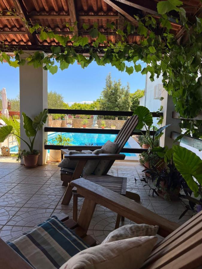 Apartment With Swimming Pool Jelsa  Kültér fotó